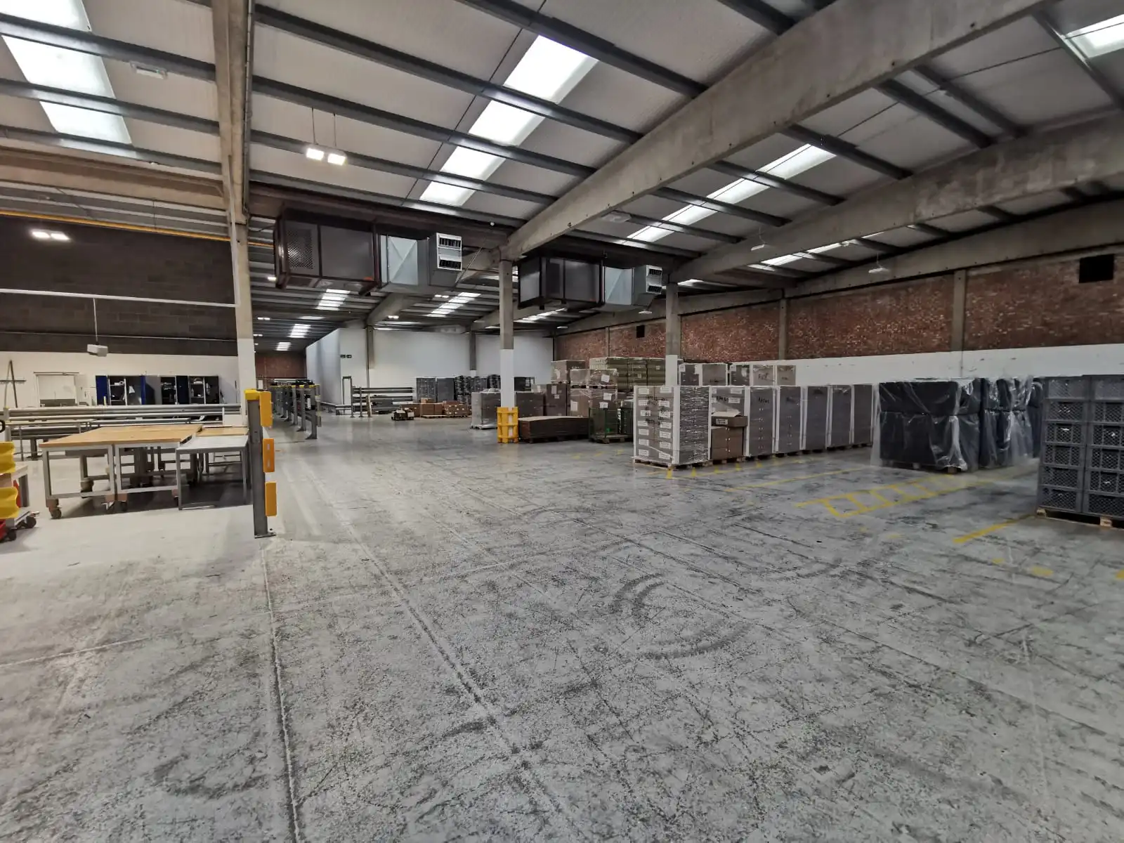Overzichtsfoto van het warehouse